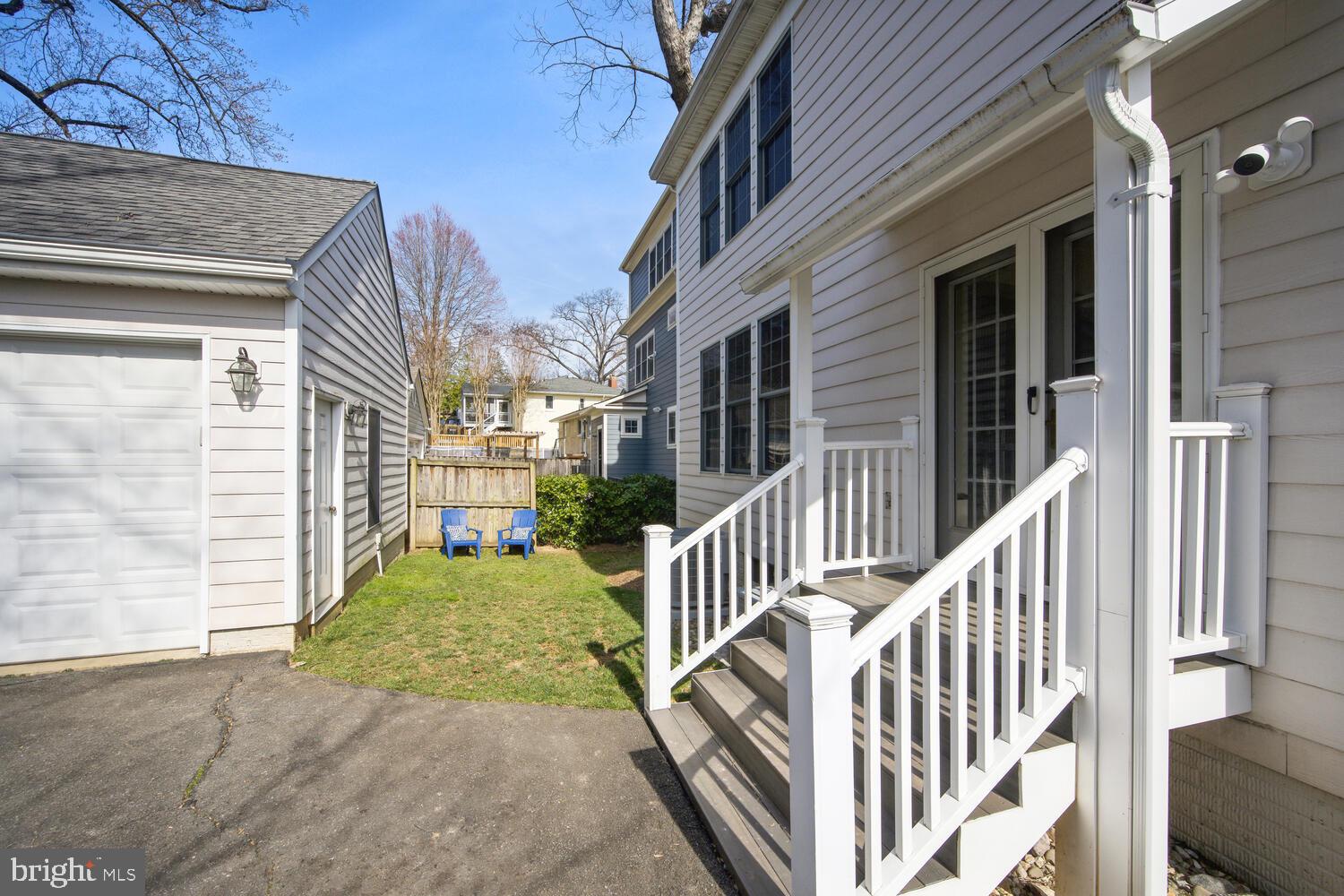 TUCKAHOE VILLAGE - Residential