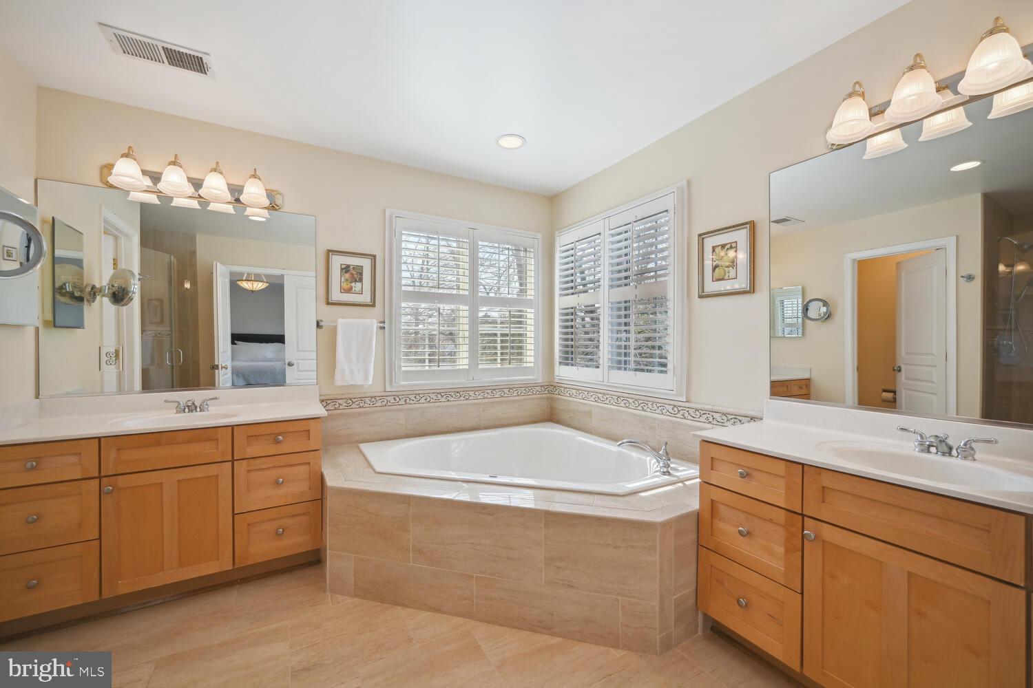 TUCKAHOE VILLAGE - Residential