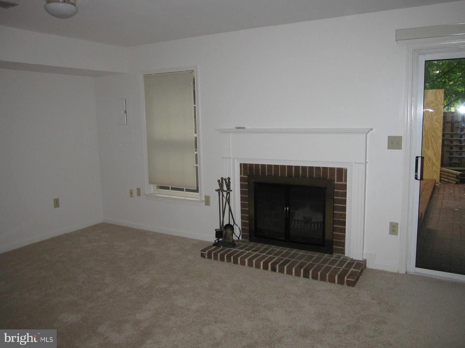 KINGSTOWNE - Residential Lease