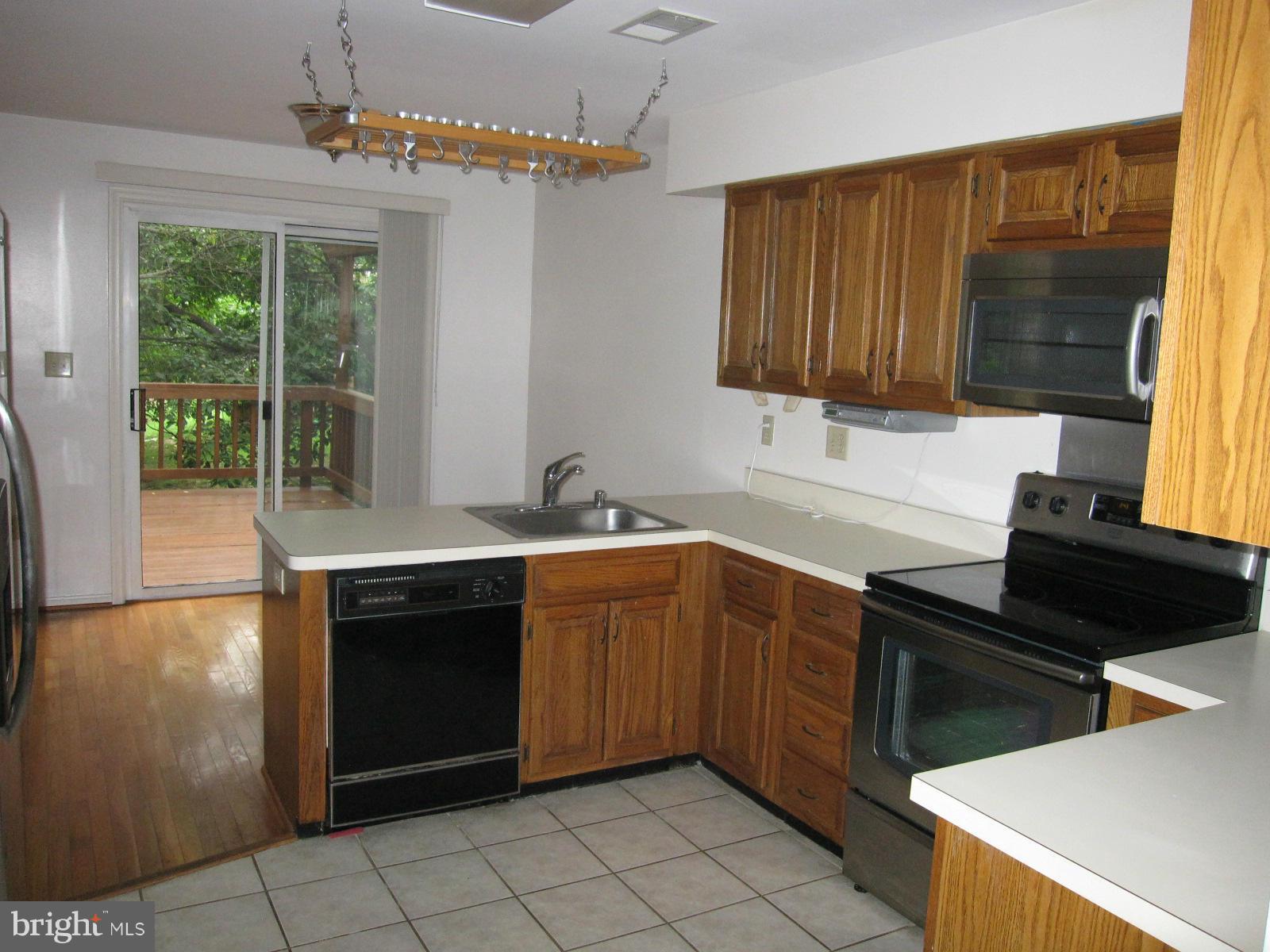 KINGSTOWNE - Residential Lease