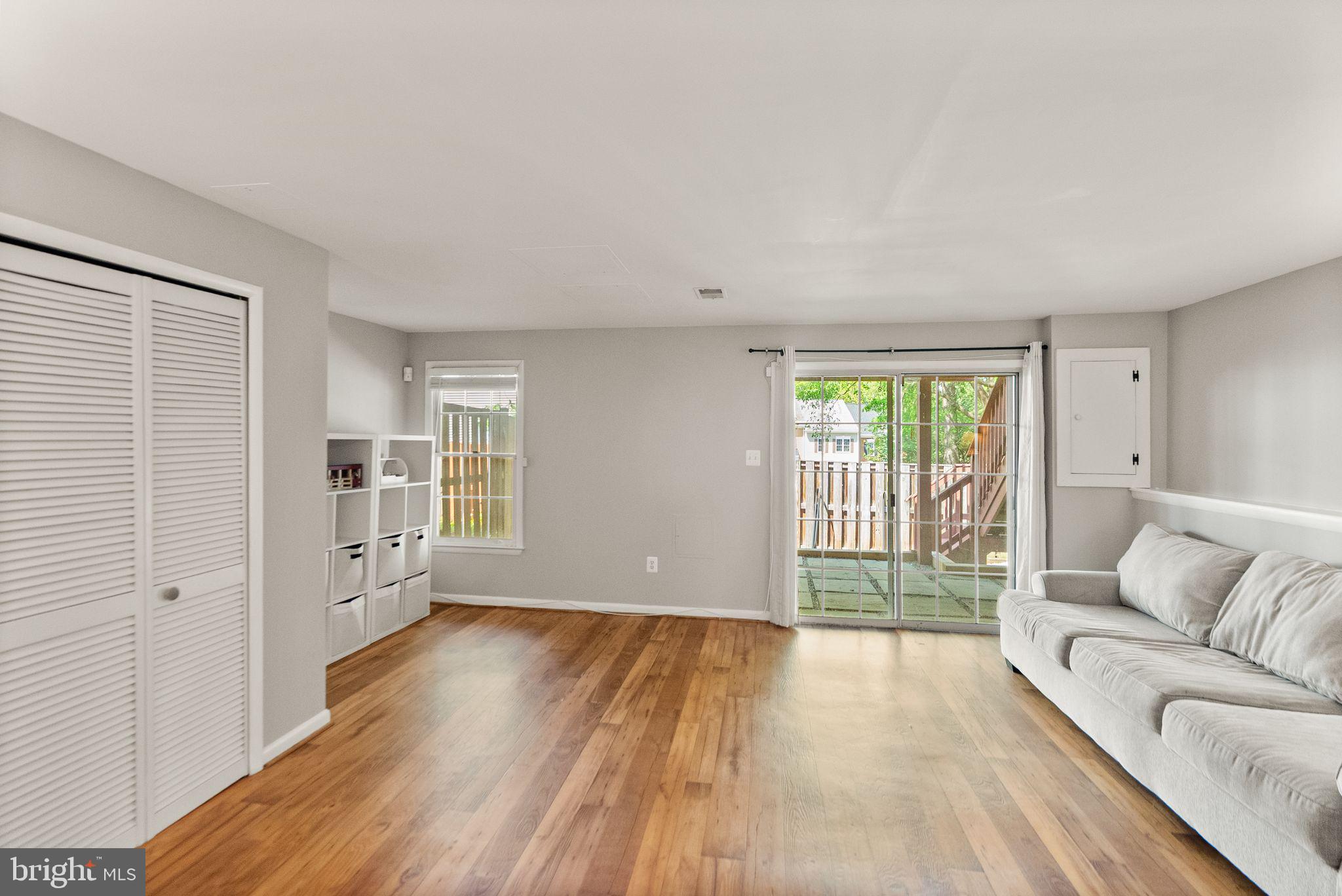 COMPTON VALLEY ESTATES - Residential