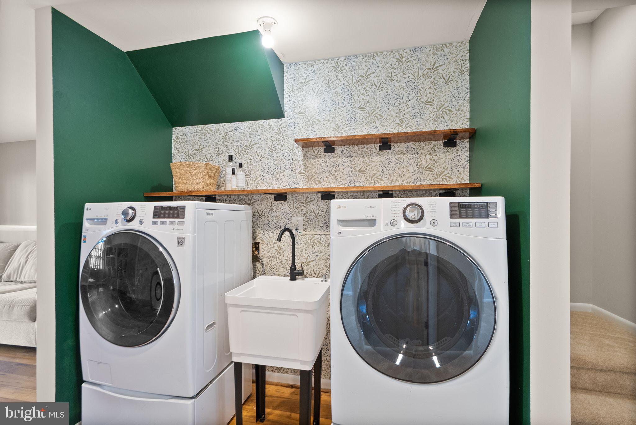 COMPTON VALLEY ESTATES - Residential