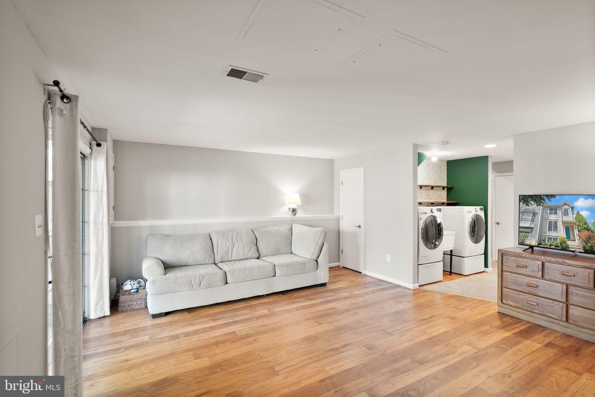 COMPTON VALLEY ESTATES - Residential