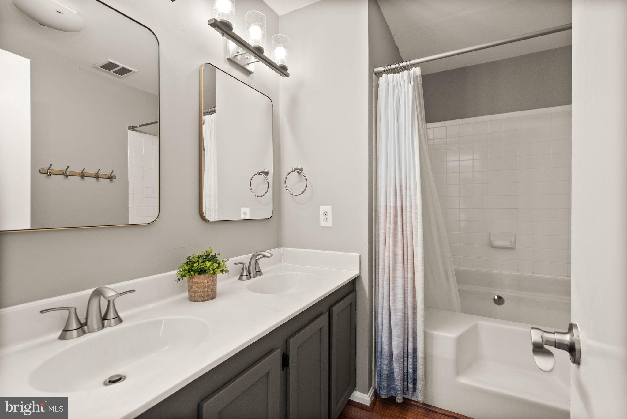 COMPTON VALLEY ESTATES - Residential