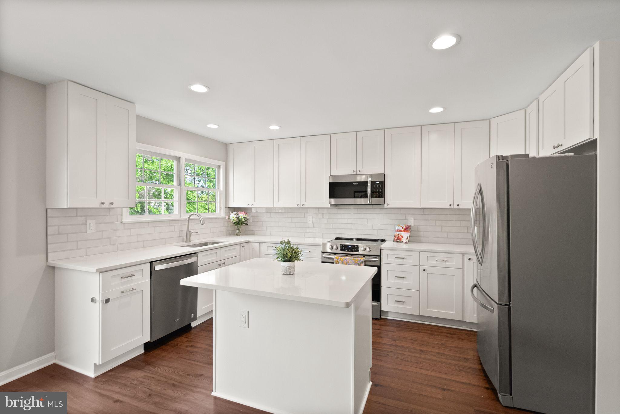 COMPTON VALLEY ESTATES - Residential