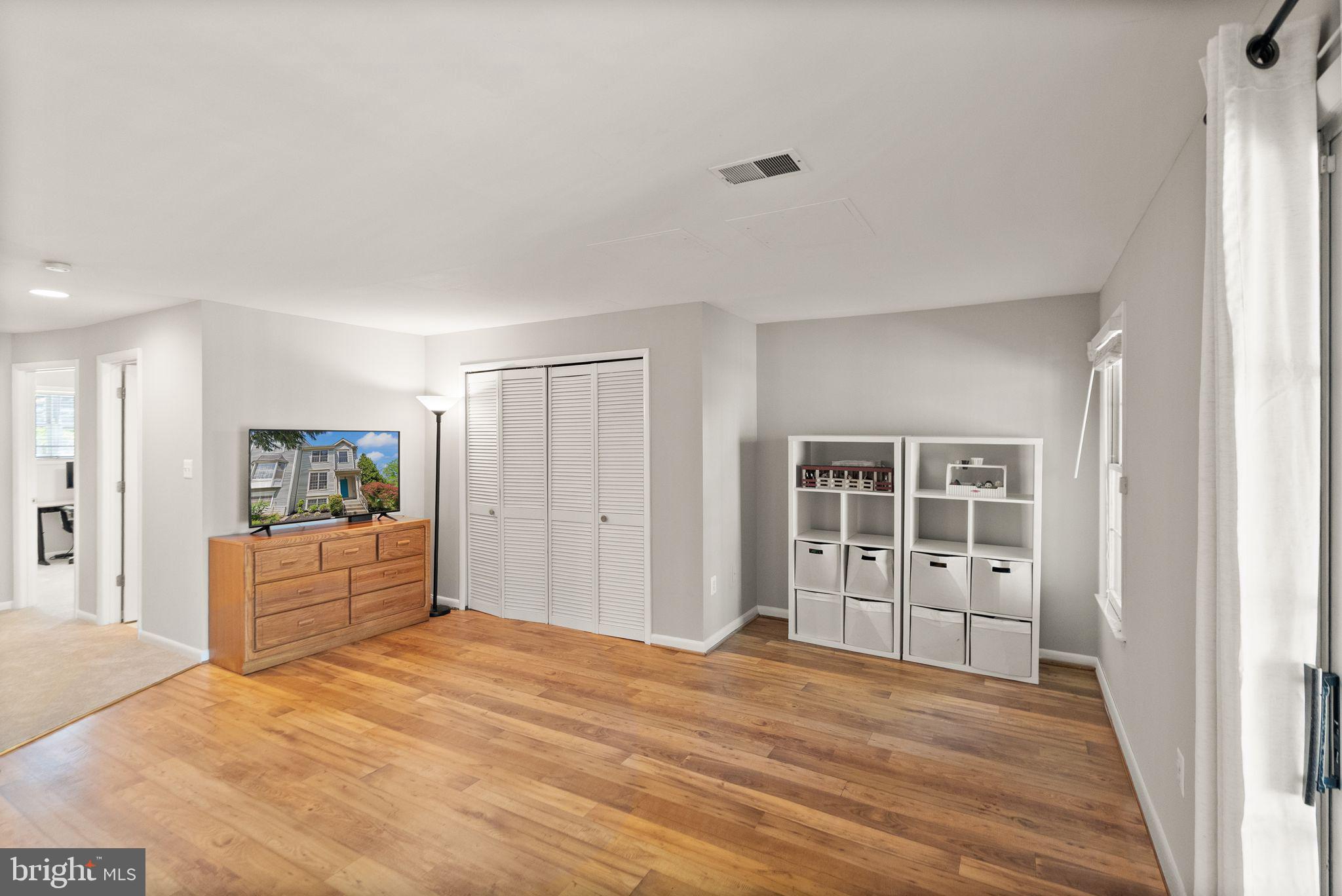 COMPTON VALLEY ESTATES - Residential