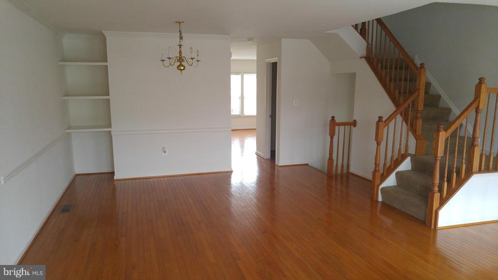 LAKE RIDGE CROSSING - Residential Lease