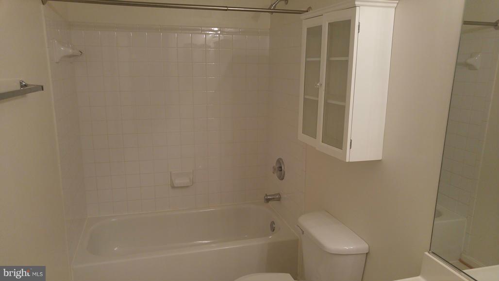 LAKE RIDGE CROSSING - Residential Lease