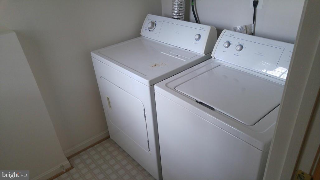 LAKE RIDGE CROSSING - Residential Lease