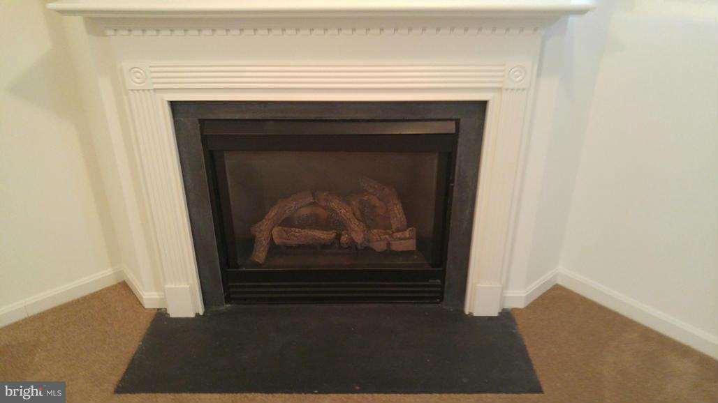 LAKE RIDGE CROSSING - Residential Lease