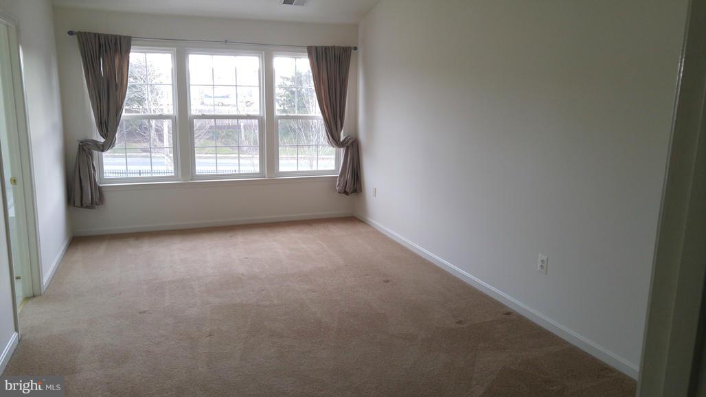 LAKE RIDGE CROSSING - Residential Lease