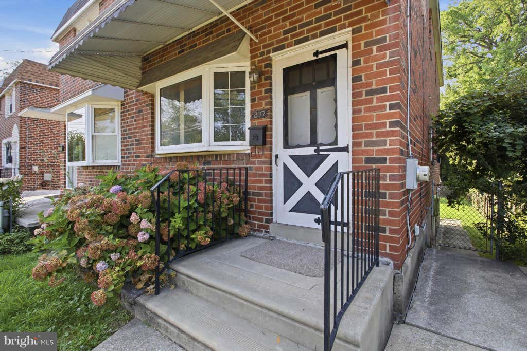Photo of 207 S Academy Avenue, GLENOLDEN, PA 19036 (MLS # PADE2121080)