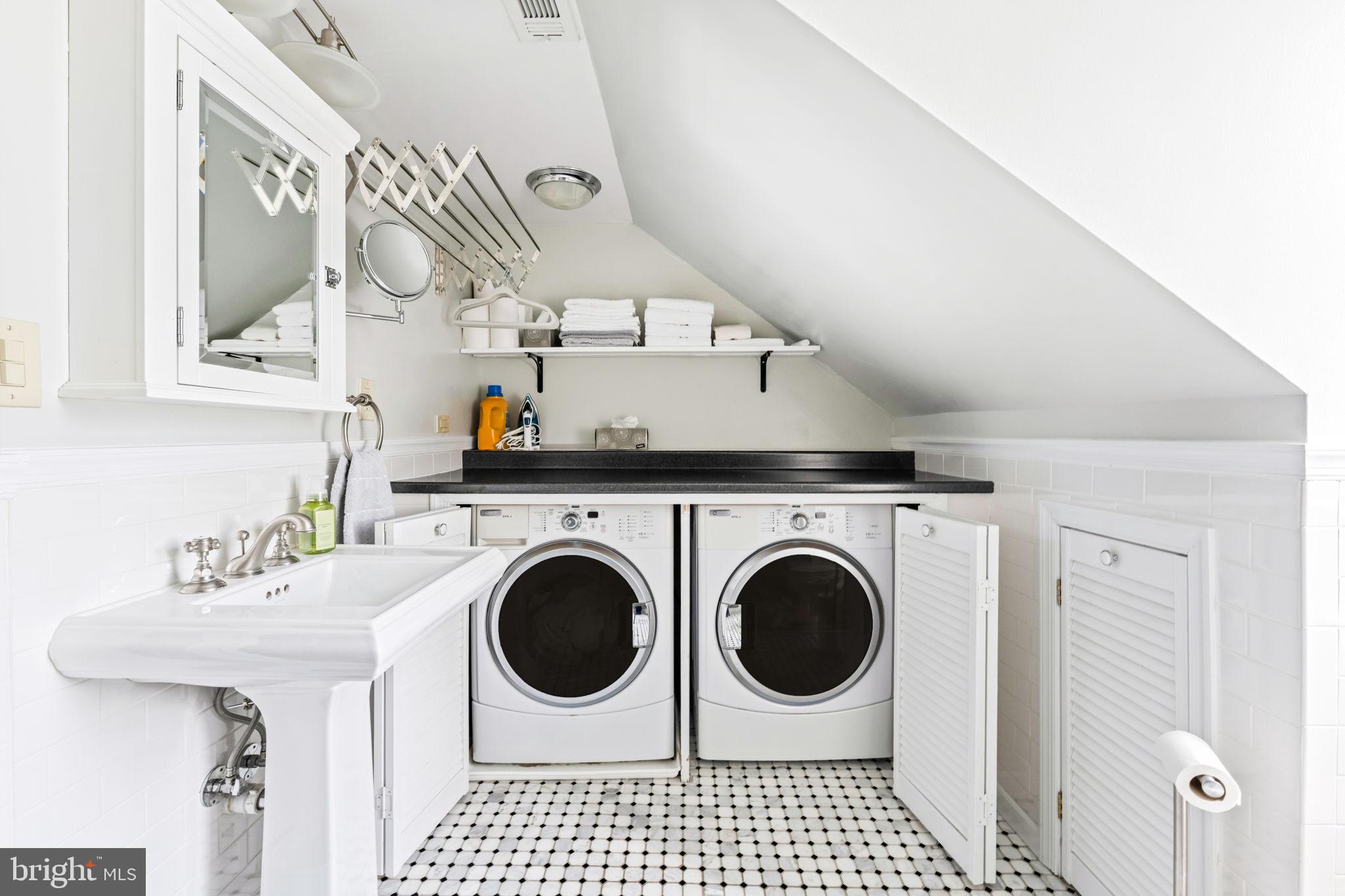 ARCH HALL - Residential