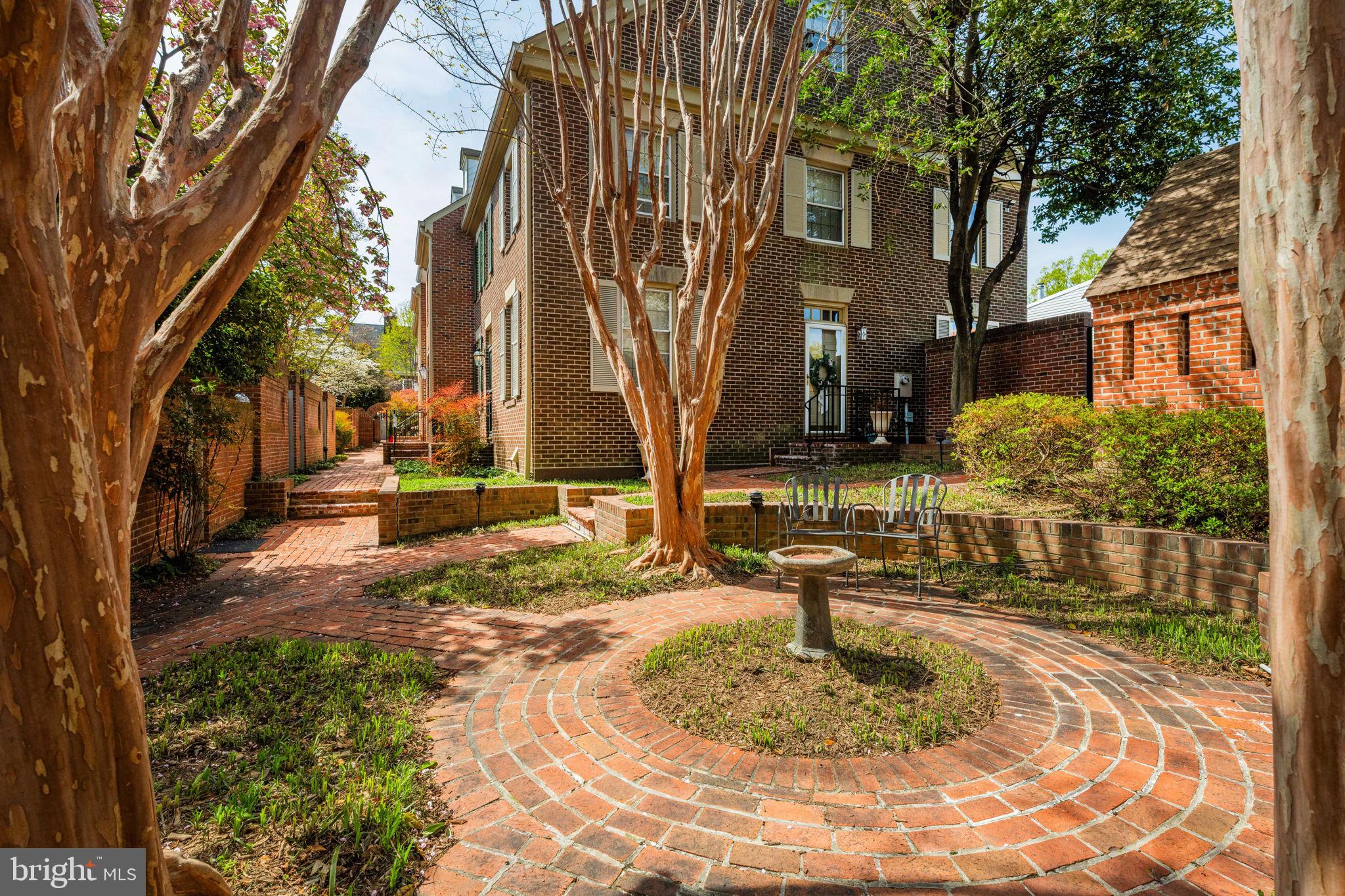 ARCH HALL - Residential