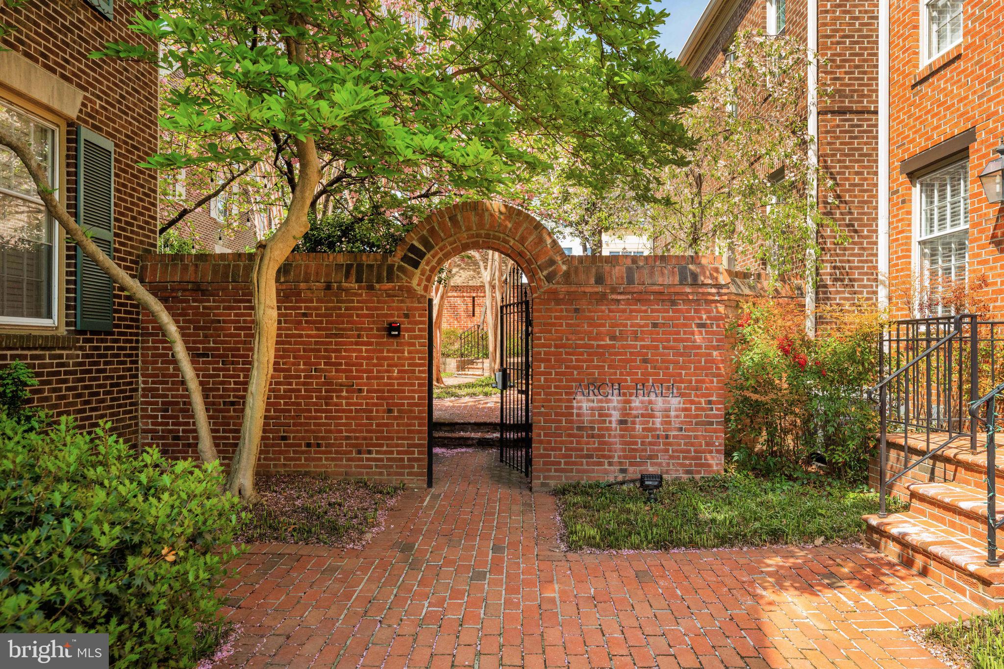 ARCH HALL - Residential