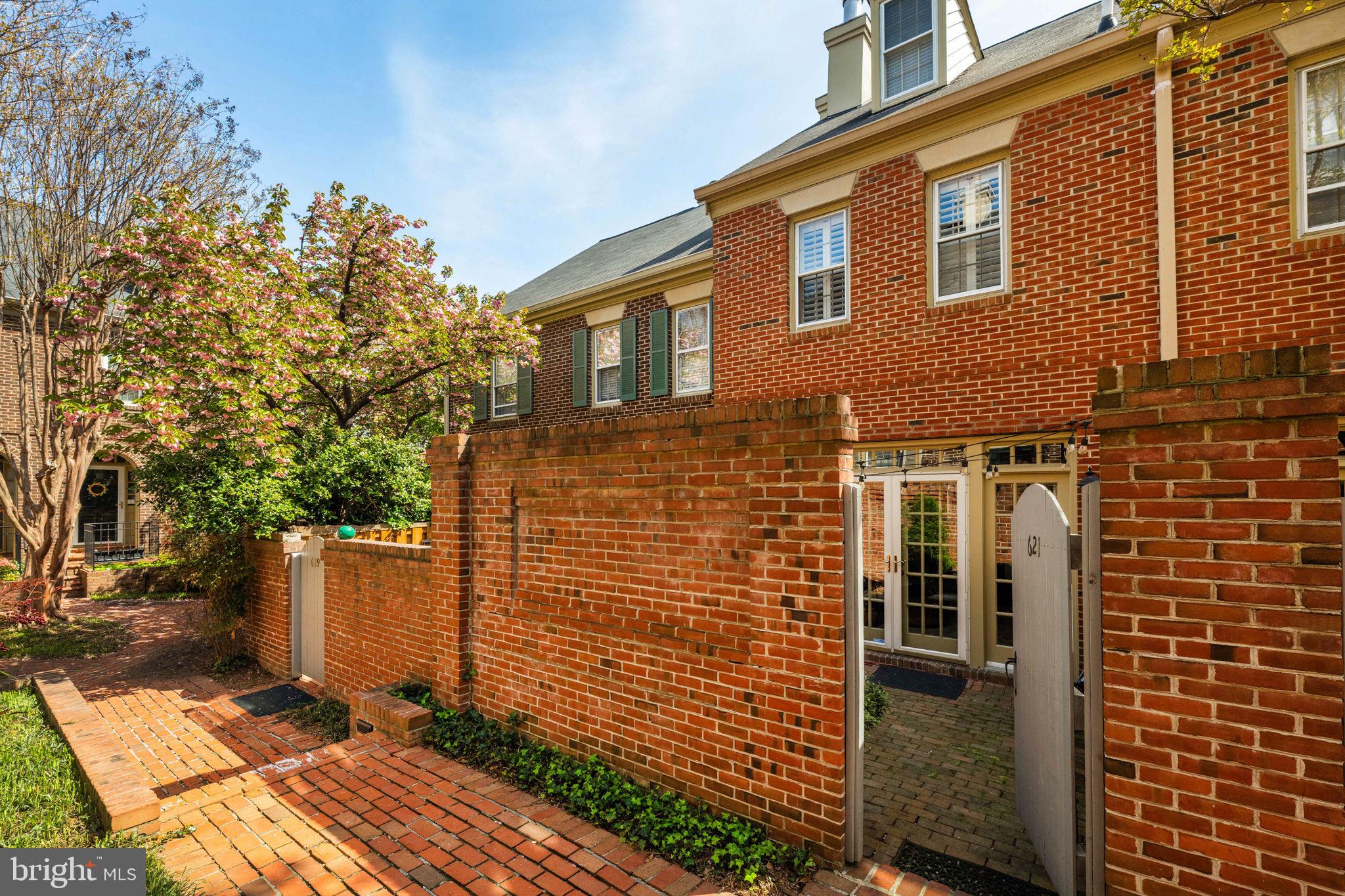 ARCH HALL - Residential