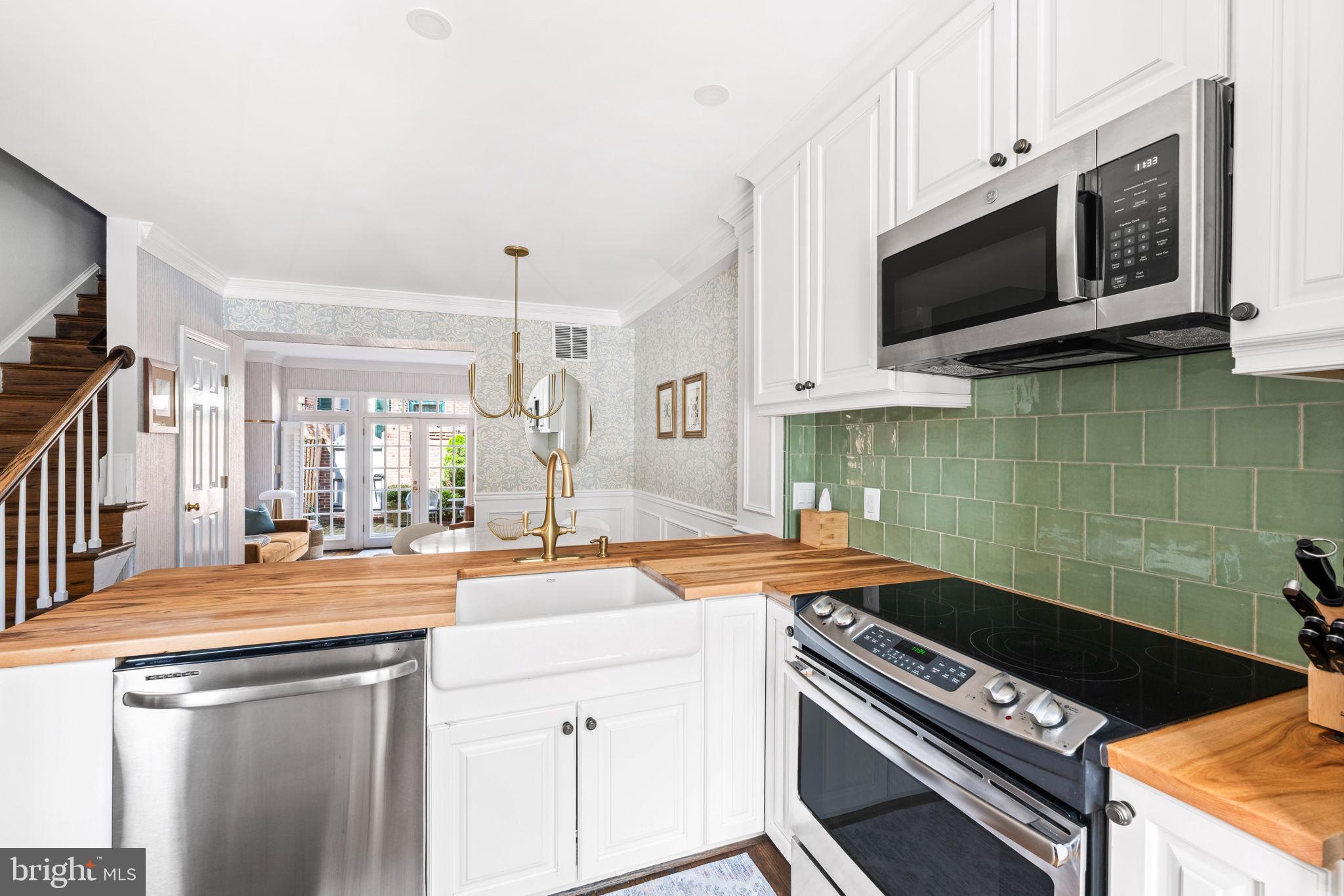 ARCH HALL - Residential