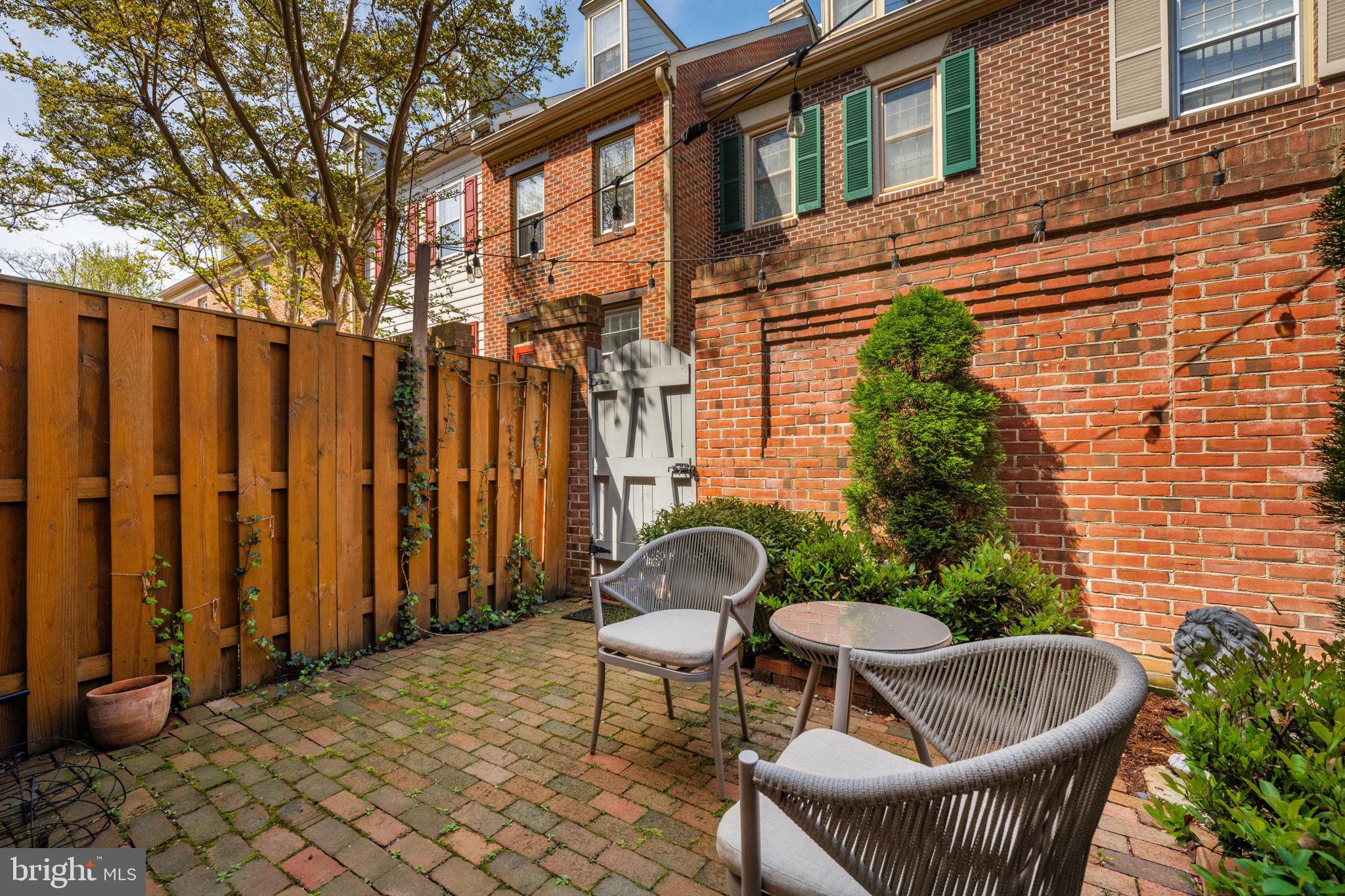 ARCH HALL - Residential