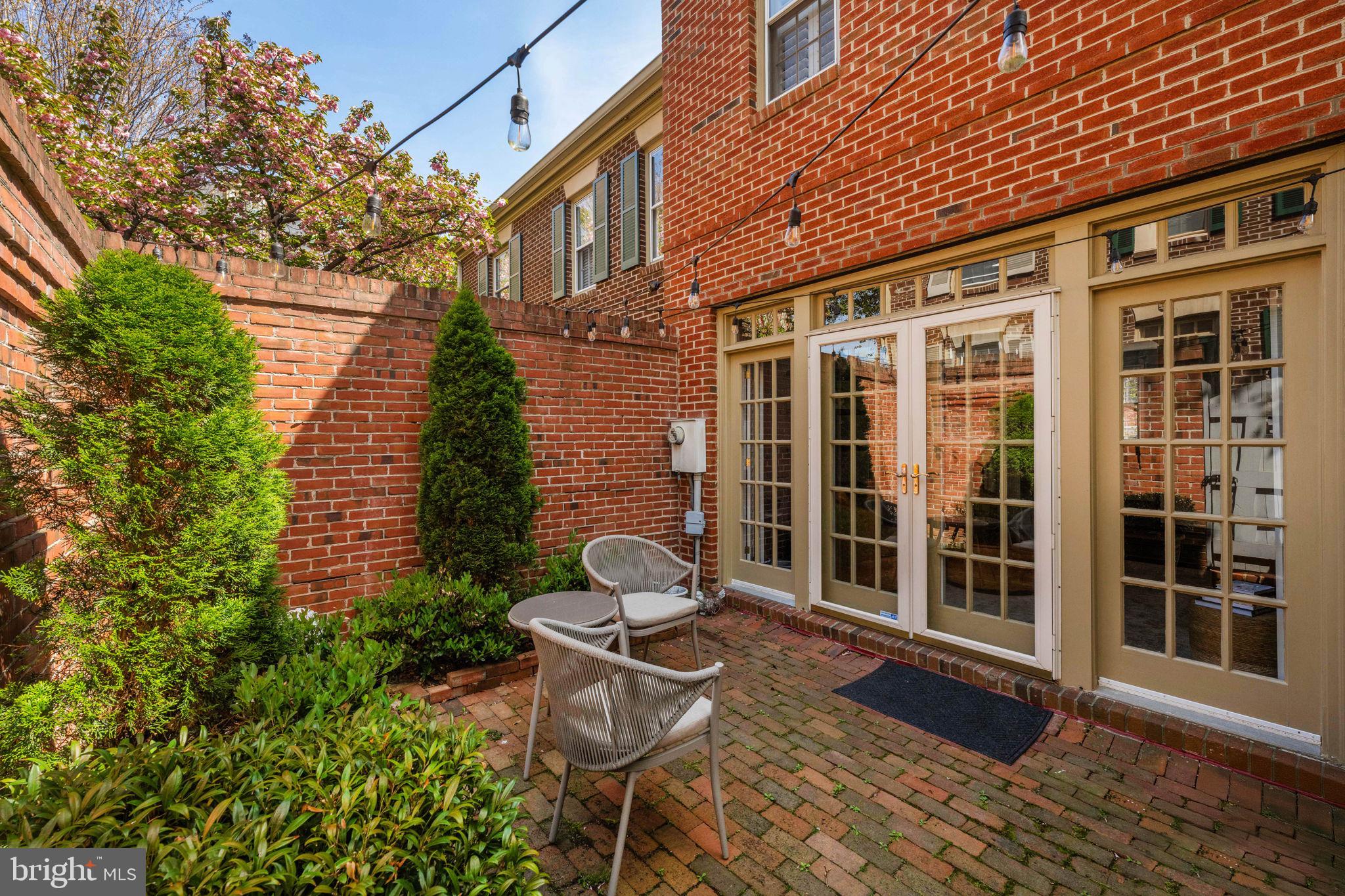 ARCH HALL - Residential