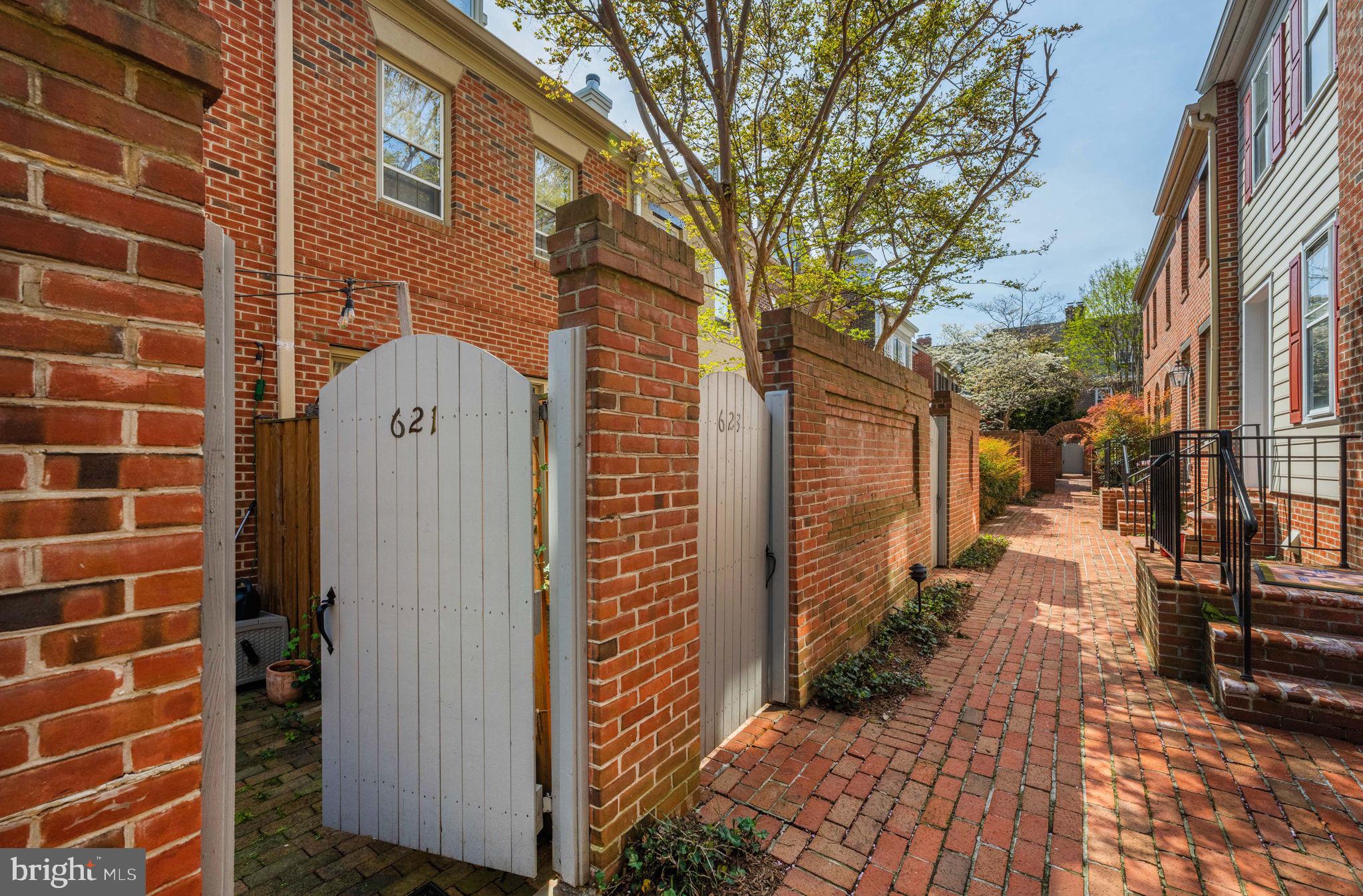 ARCH HALL - Residential