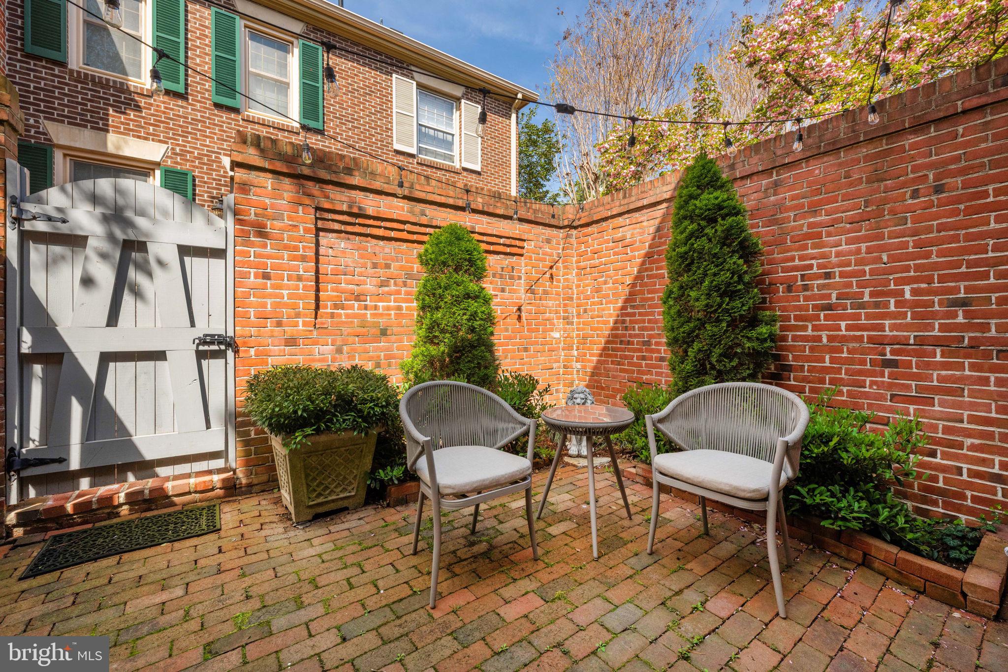 ARCH HALL - Residential