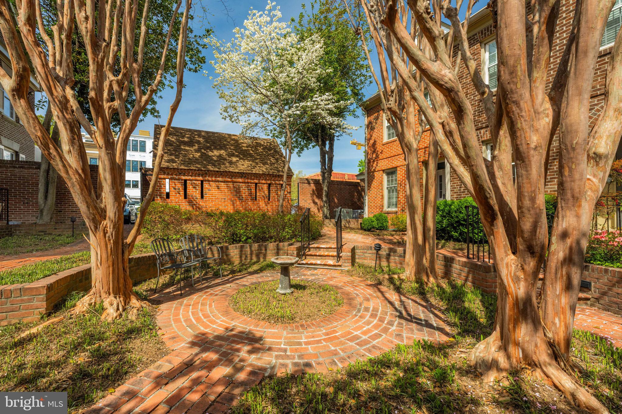 ARCH HALL - Residential