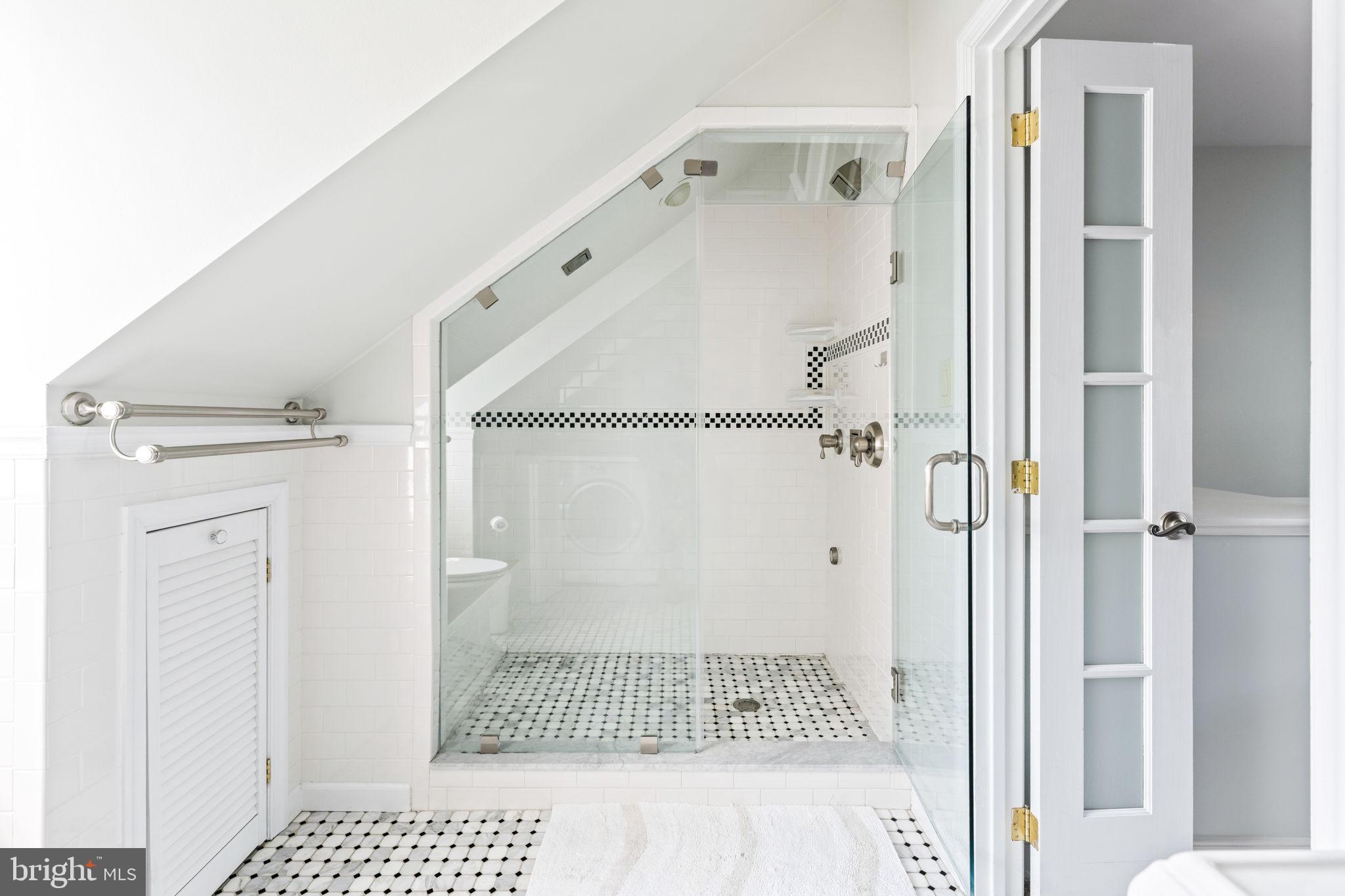 ARCH HALL - Residential