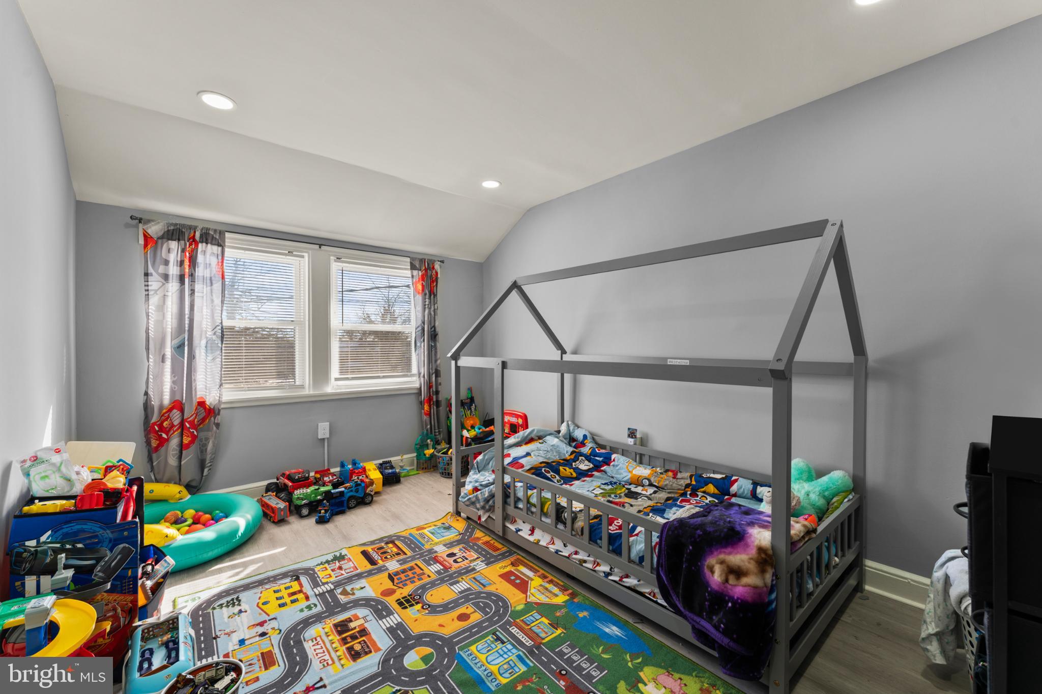 NEW NORTHWOOD - Residential