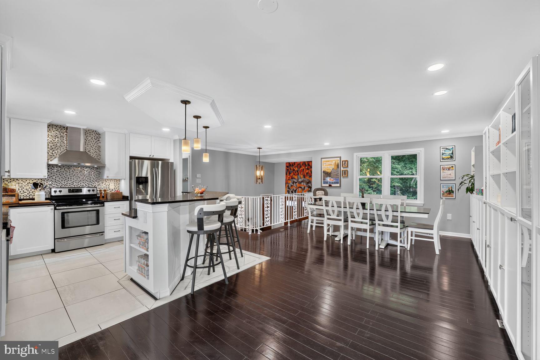 10906 LAKE ARBOR WAY