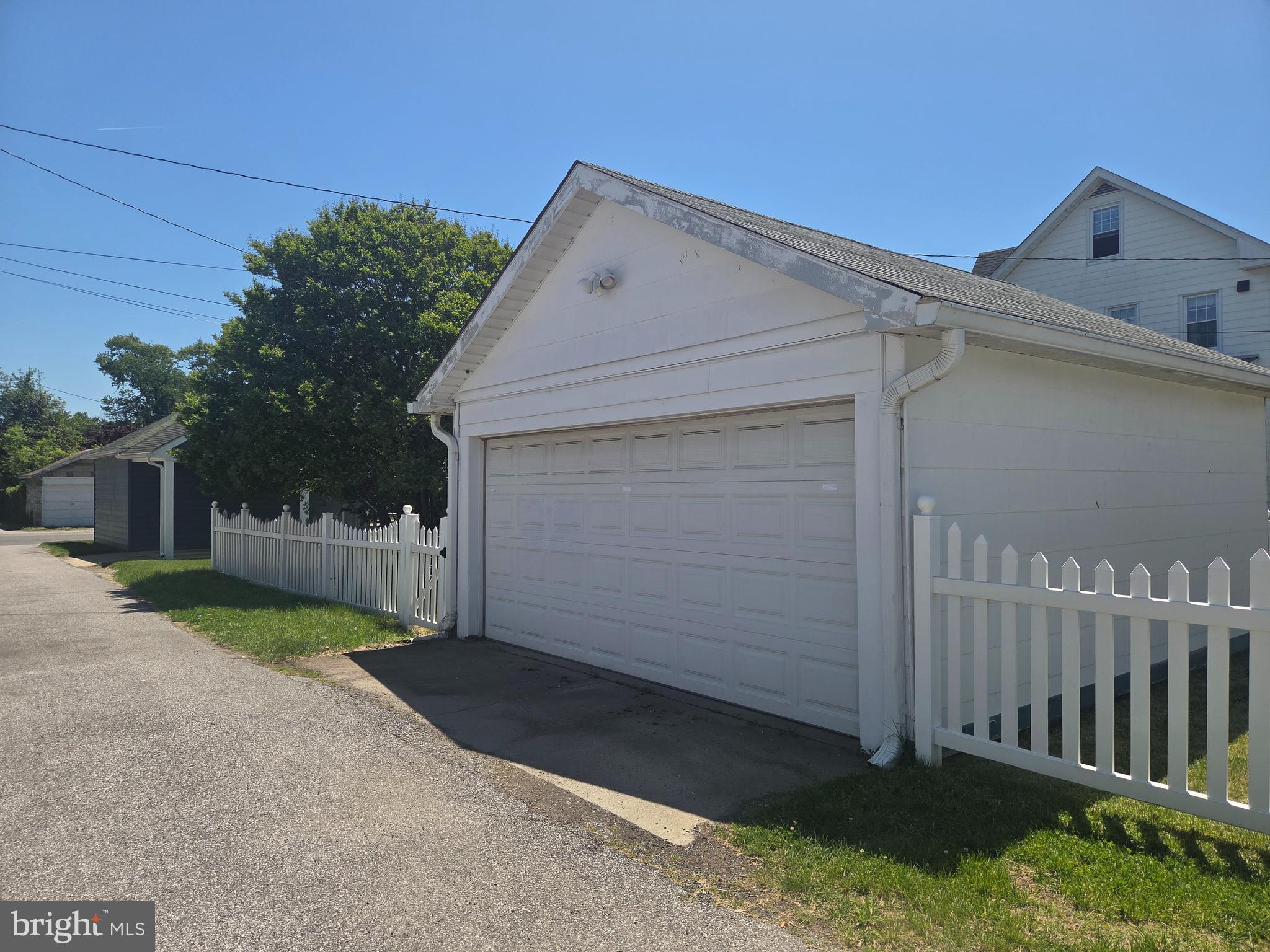 102 7TH AVENUE