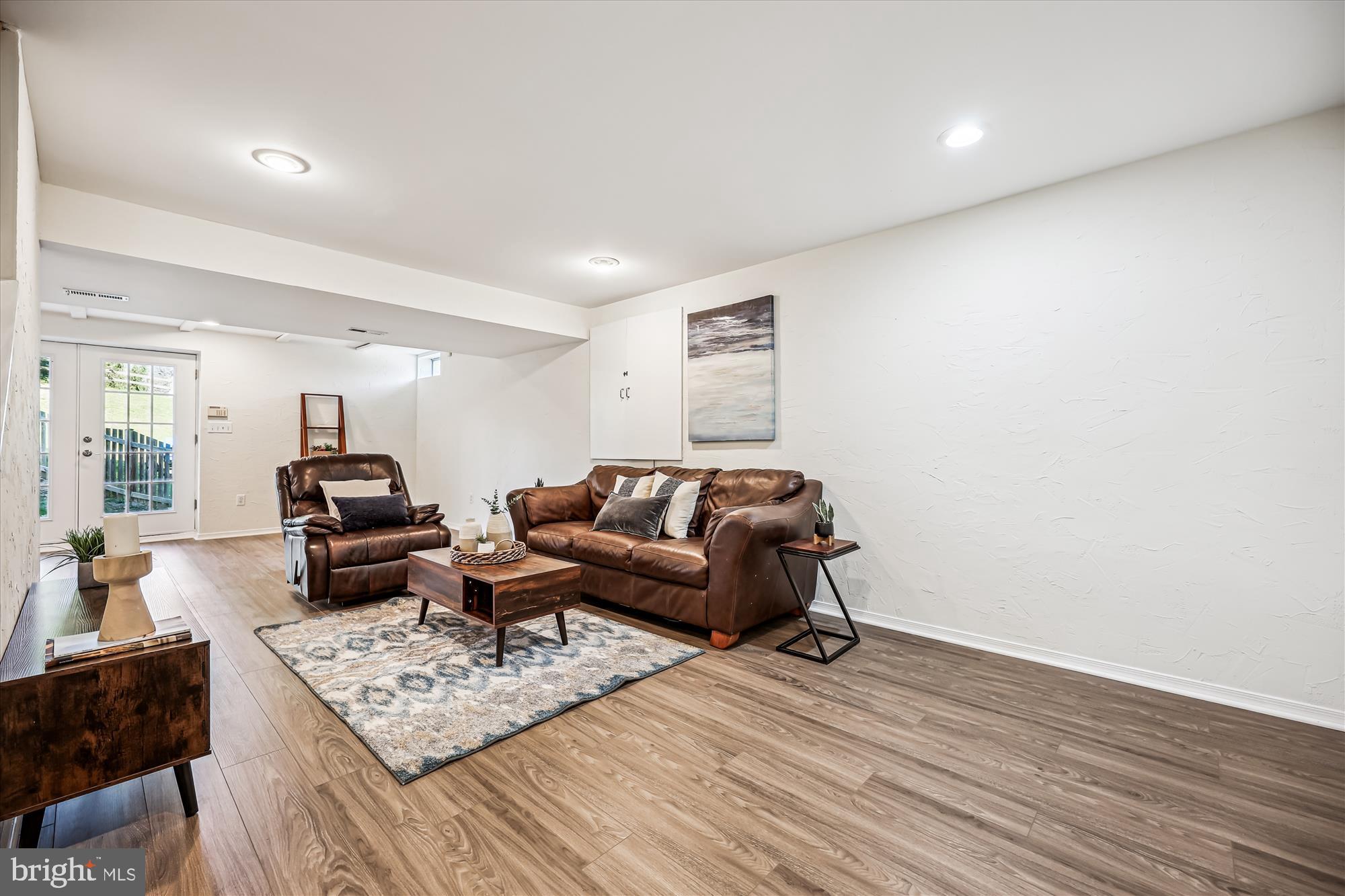 JAMES CREEK - Residential