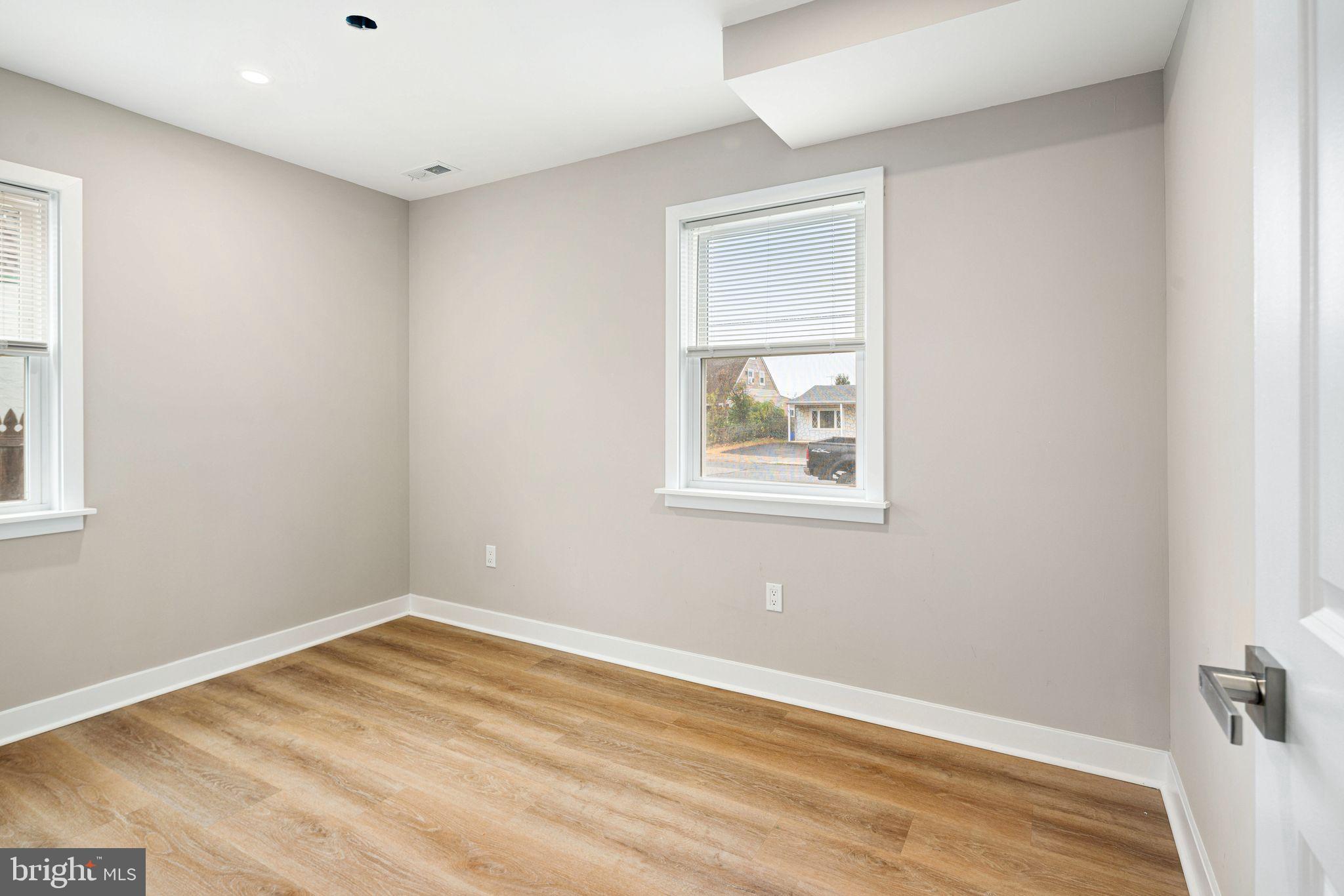 ACADEMY GARDENS - Residential