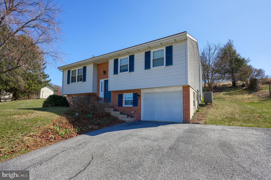 Photo of 310 Long Lane, LITITZ, PA 17543 (MLS # PALA2065474)