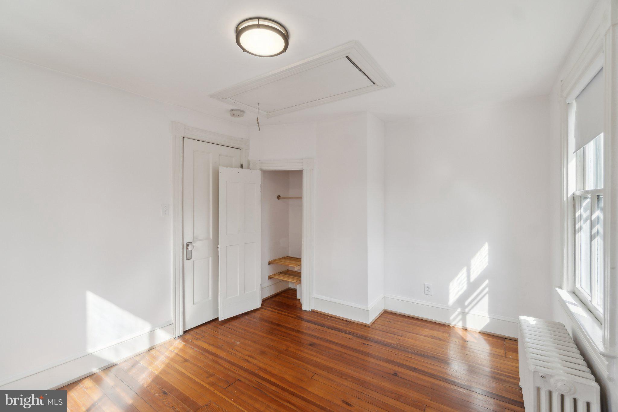 CLARENDON - Residential