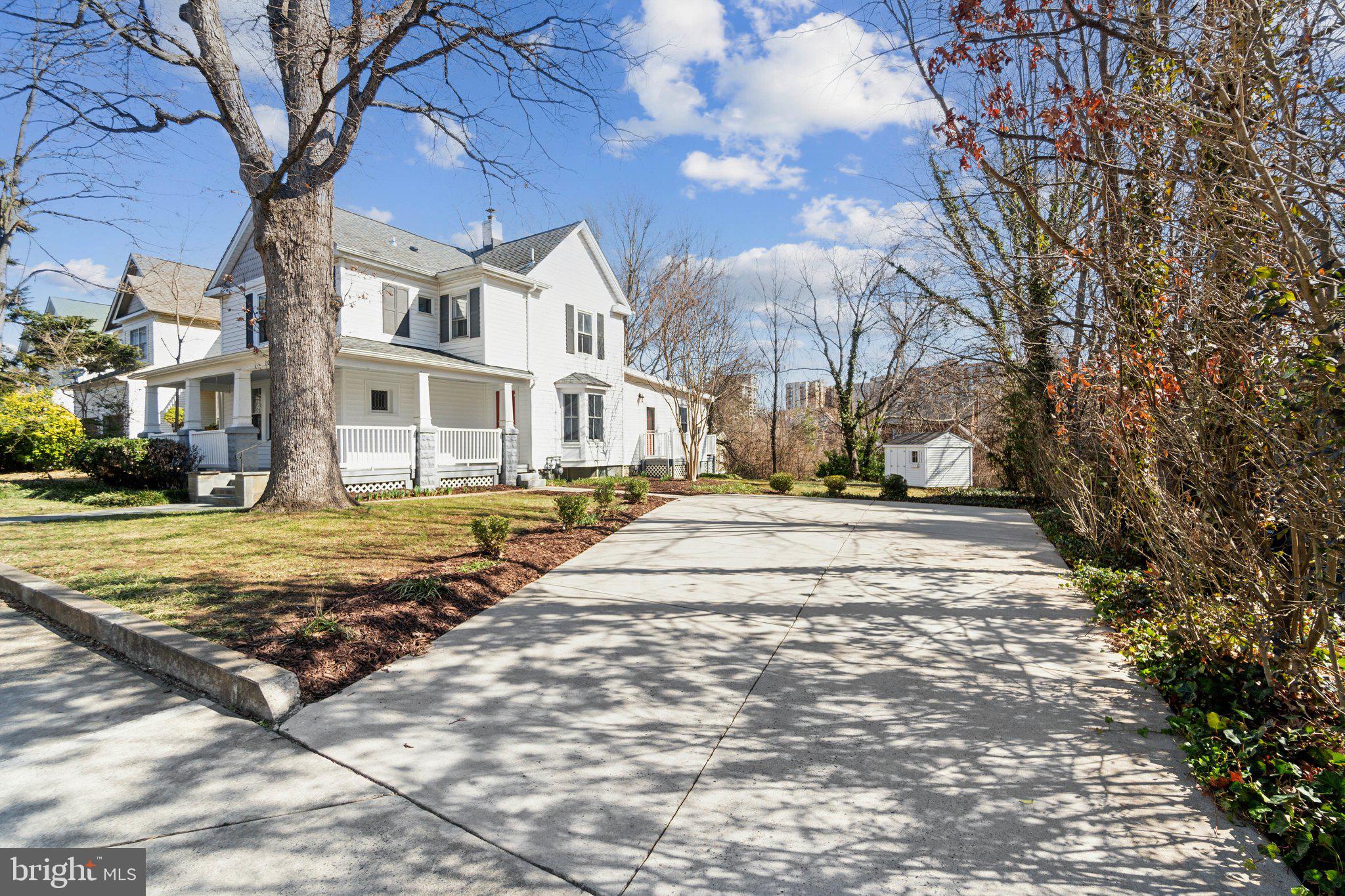 CLARENDON - Residential