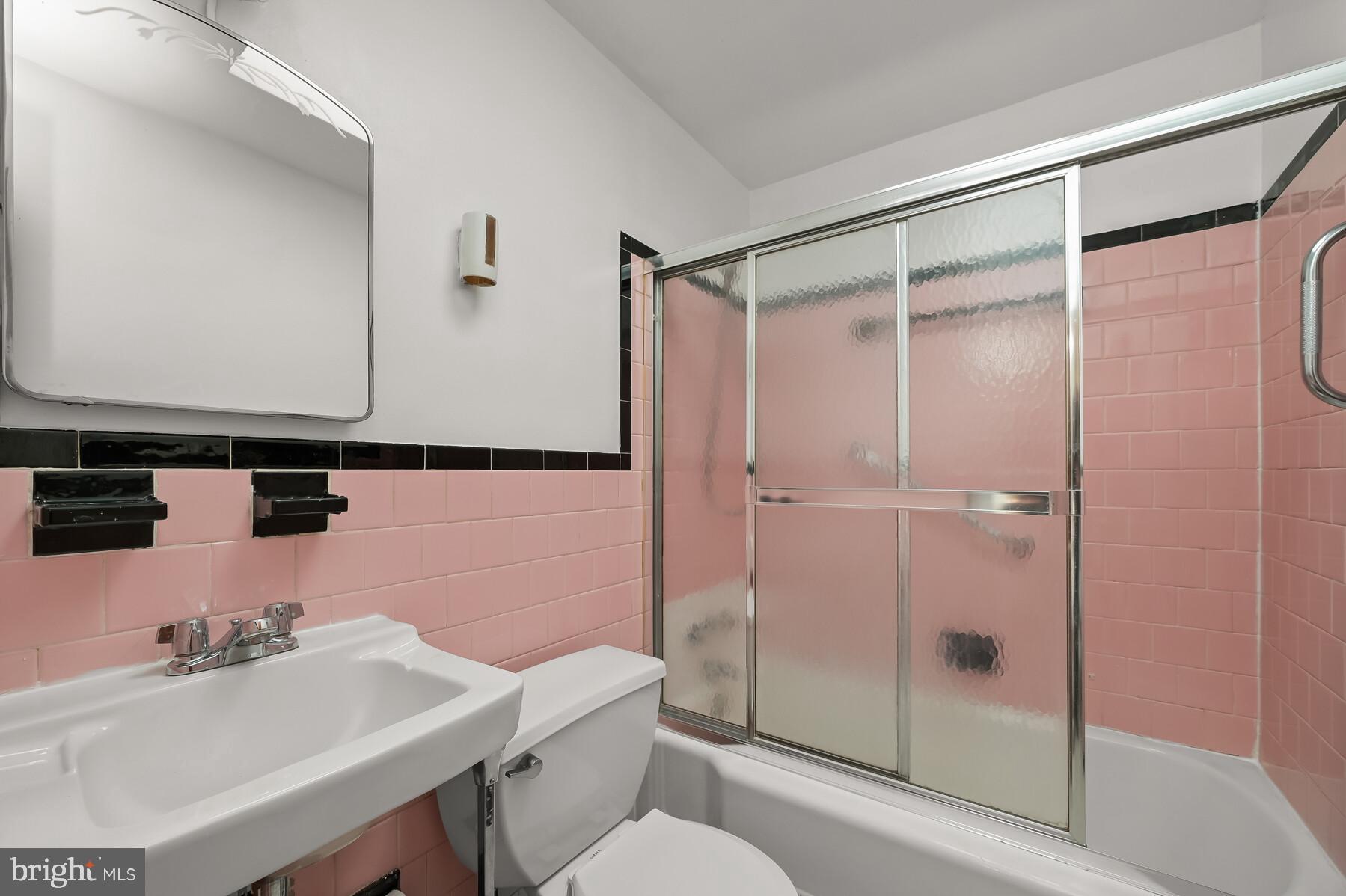 GREEKTOWN - Residential