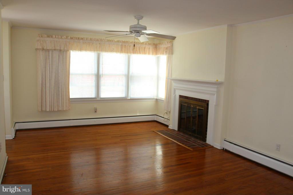 EASTON - Residential Lease