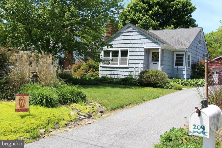 Charming well maintained cottage in Easton with wood floors, kitchen with dining area, nice living room, 3 bedrooms and 1 bath. Yard is partially fenced. One car garage and shed. Non smoking rental. 1 year lease, pets case by case. Landlord requires references, good credit and background check.
