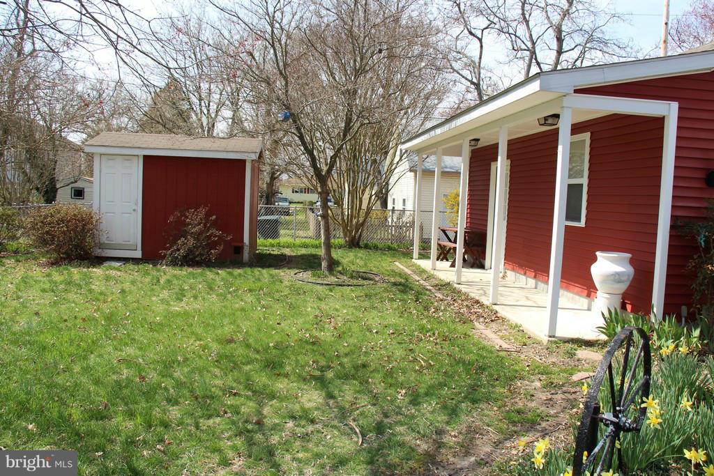 EASTON - Residential Lease