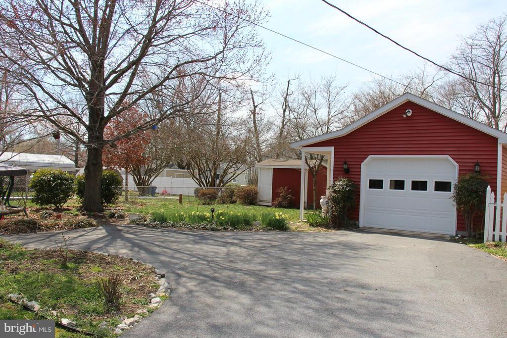 EASTON - Residential Lease