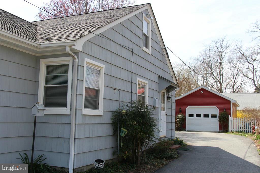 EASTON - Residential Lease