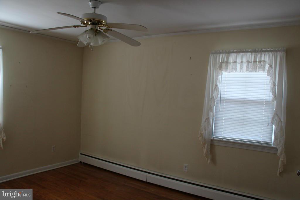 EASTON - Residential Lease