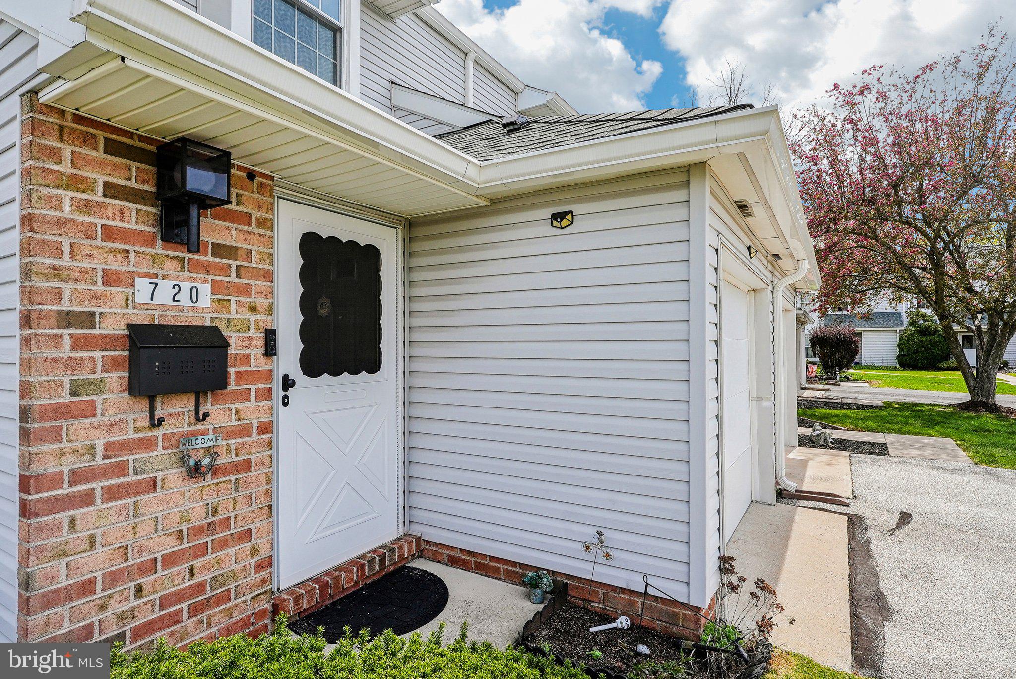 720 SPRINGHOUSE COURT