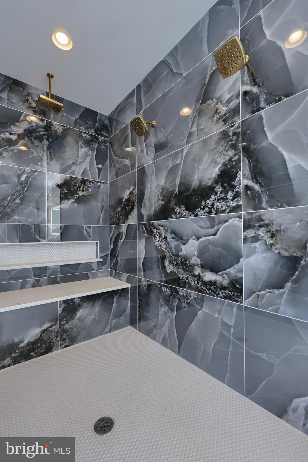 HAYDN MANOR - Residential