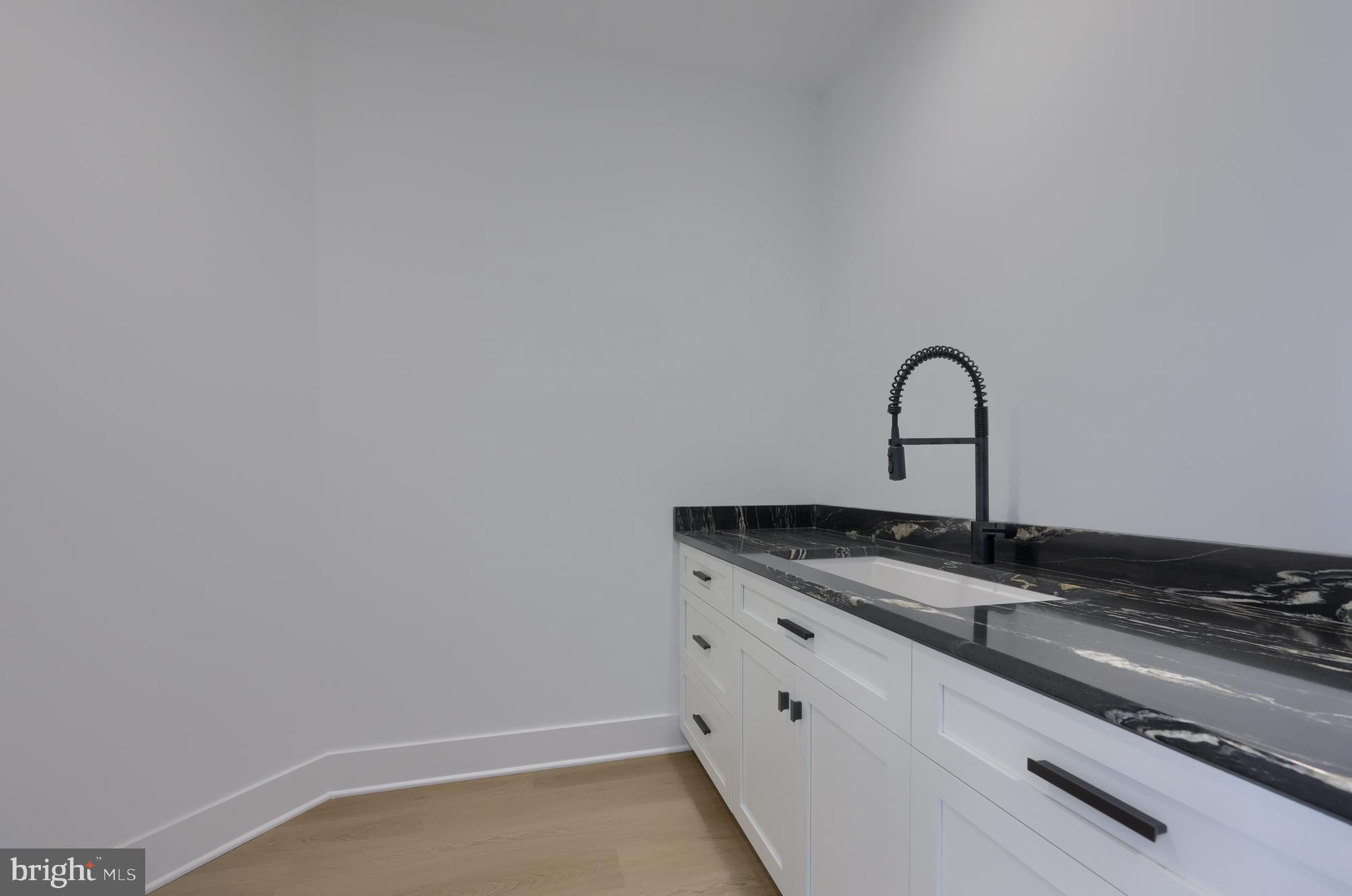 HAYDN MANOR - Residential