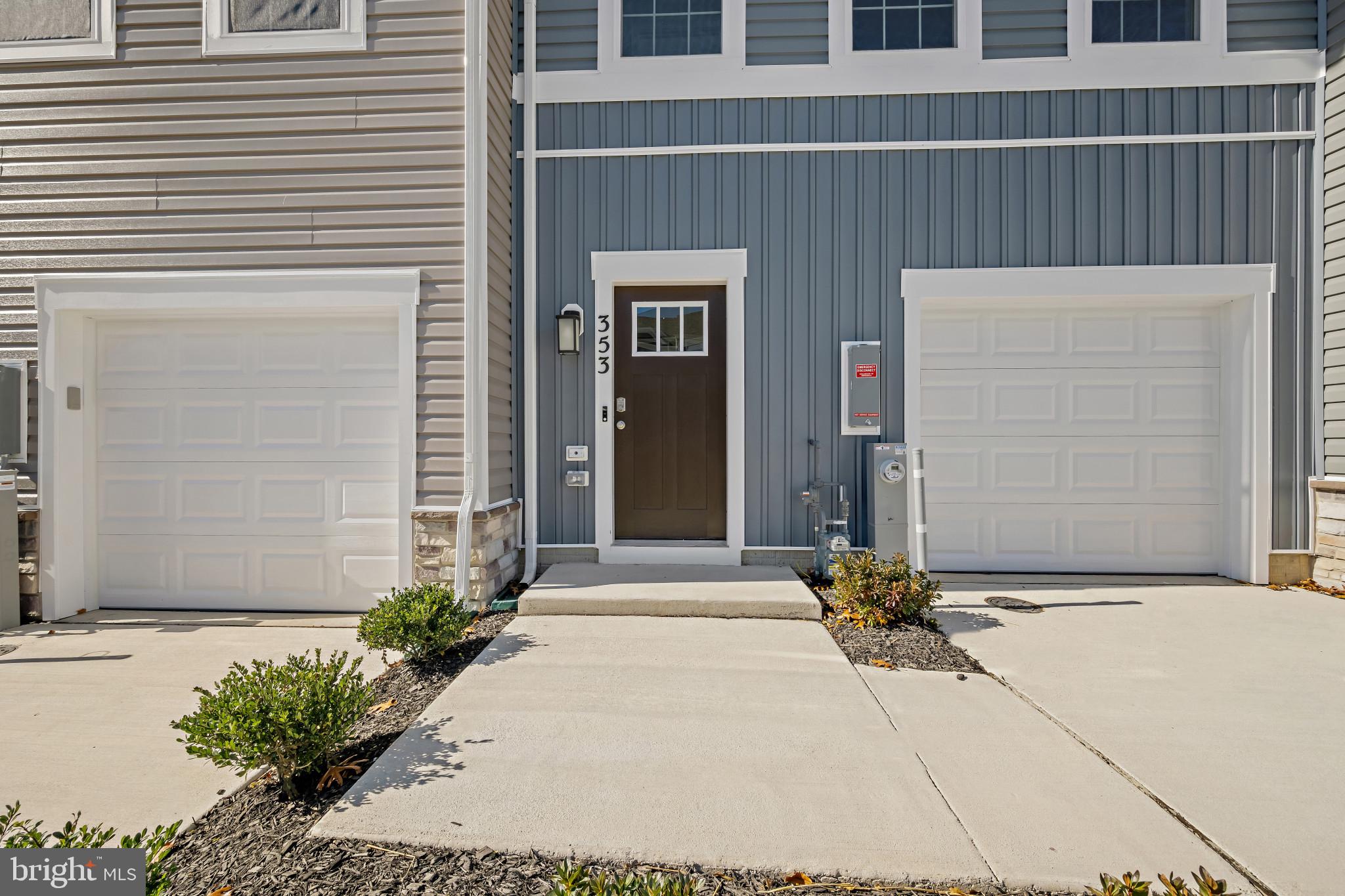 SPRING HILLS - Residential