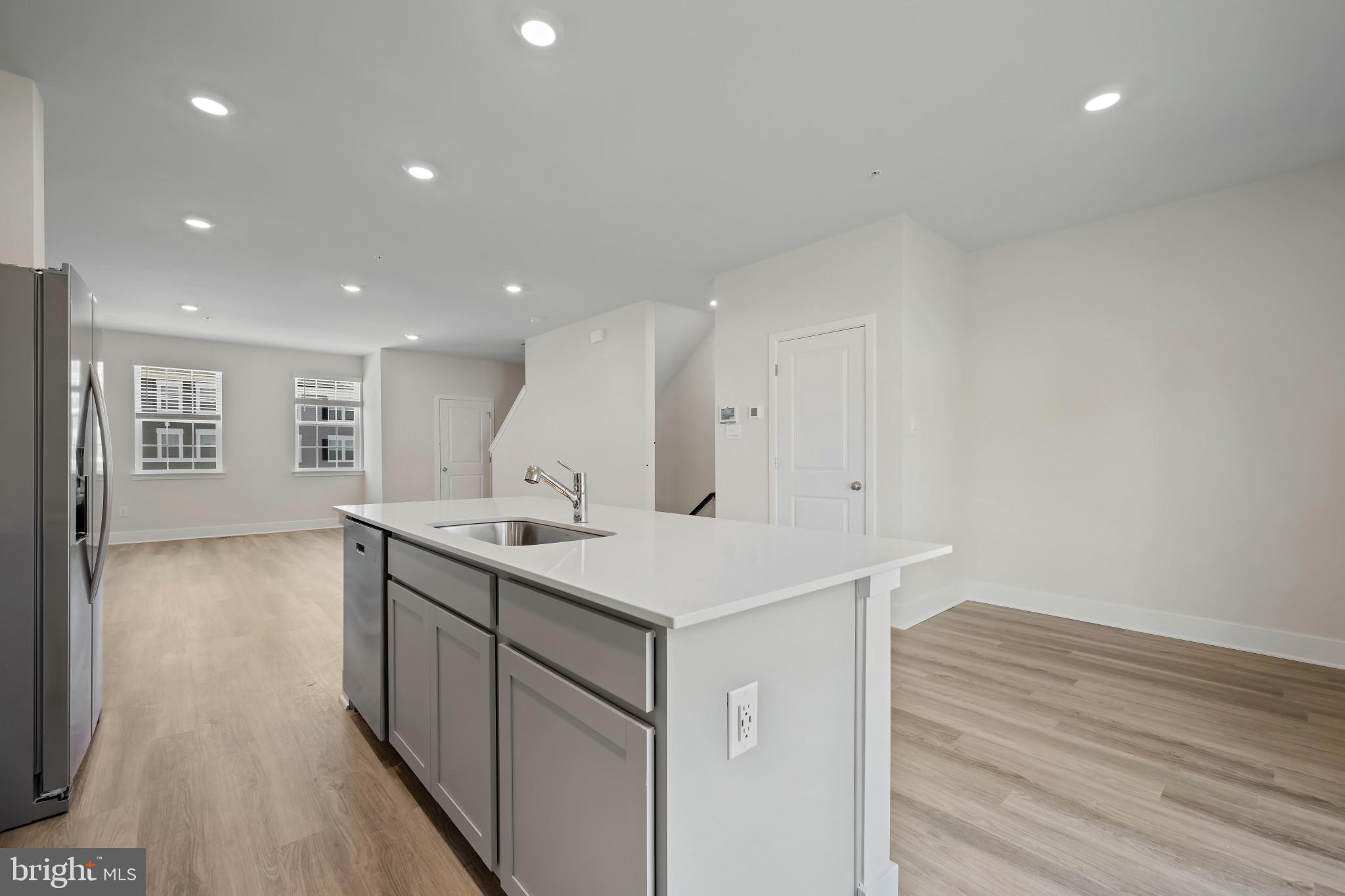 SPRING HILLS - Residential