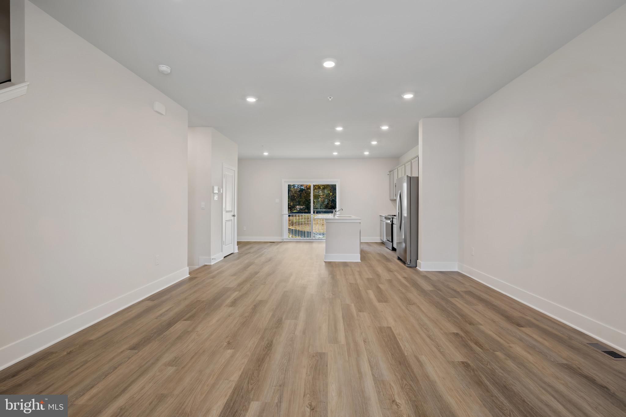 SPRING HILLS - Residential