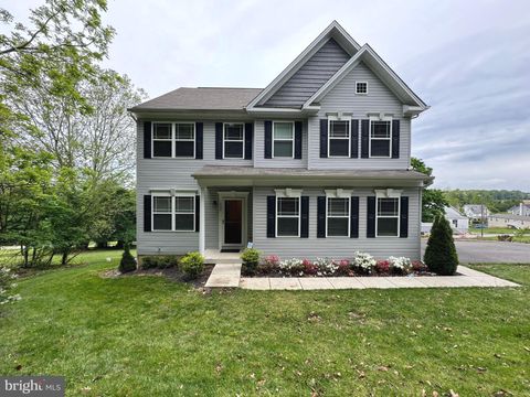 Homes For Sale - 1003 Chestnut Street<br/> DELTA, PA 17314