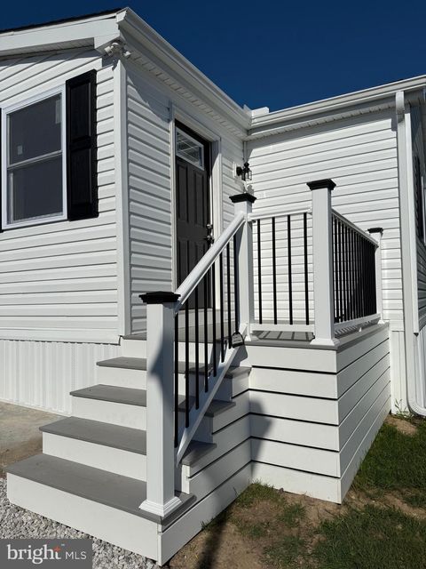 Mobile Home For Sale - 13 Wagon Wheel Lane #14374<br/> REHOBOTH BEACH, DE 19971